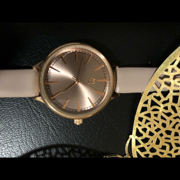 Charming Charlie NWOT Silicone strap watch - Picture 2 of 3